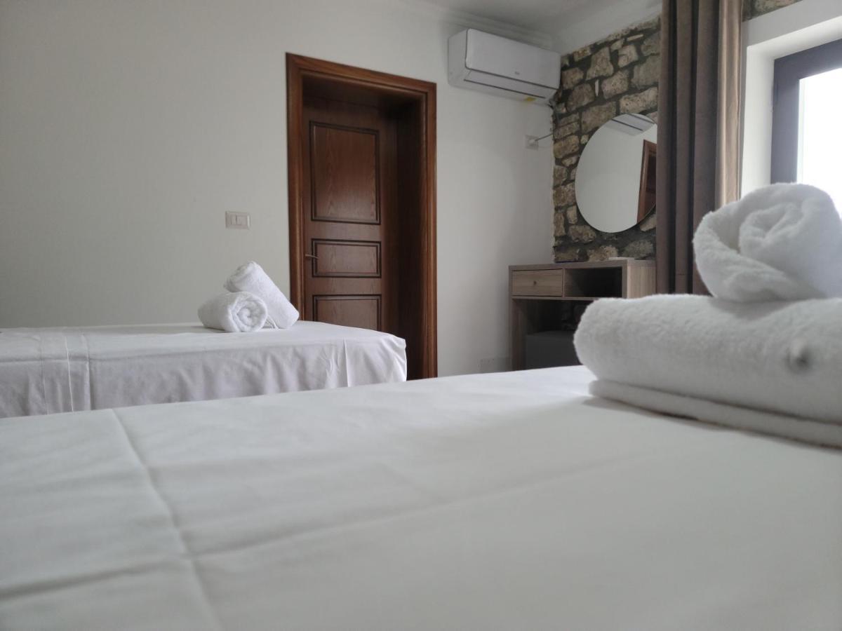 G&K Garden Hotel Berat Exterior foto